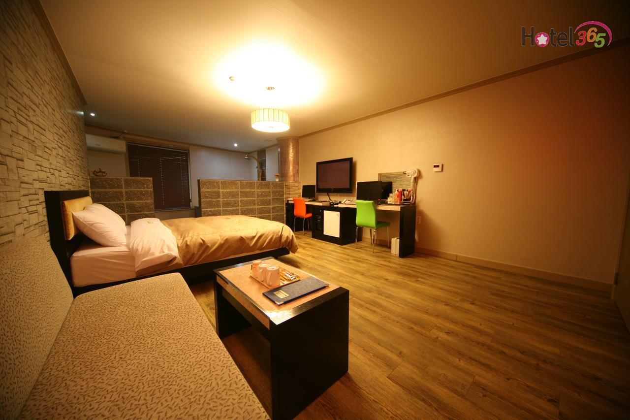Chuncheon Myeongdong Hotel Buitenkant foto