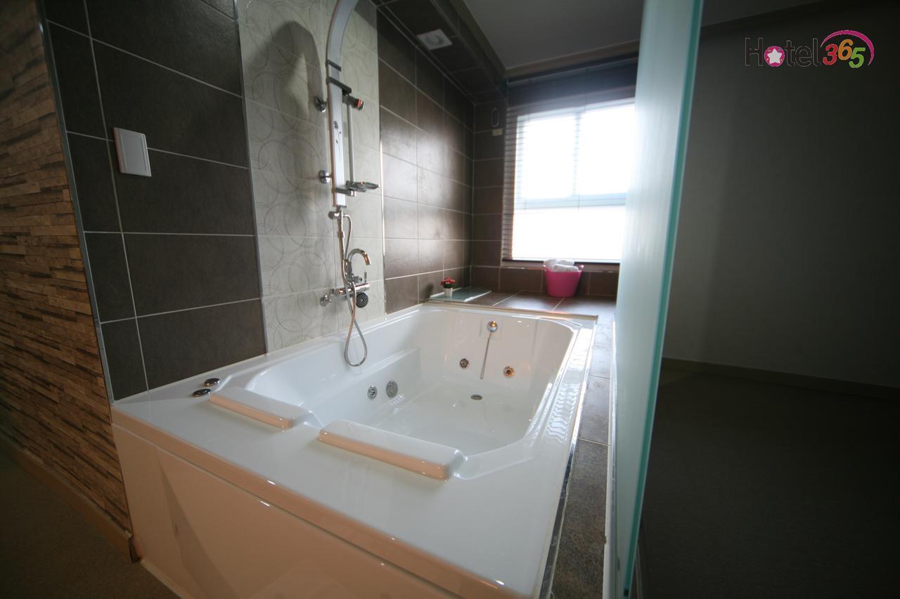 Chuncheon Myeongdong Hotel Buitenkant foto