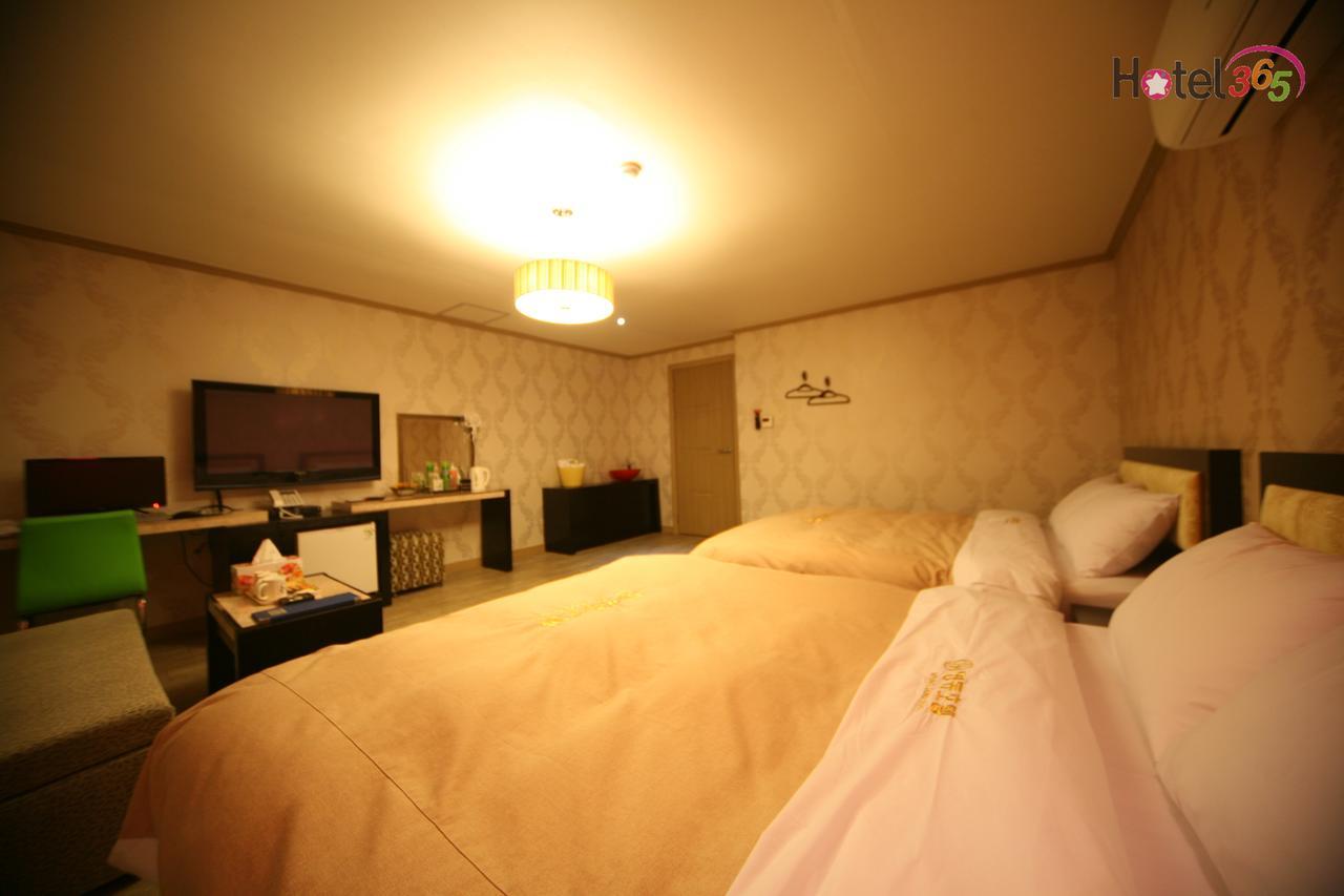Chuncheon Myeongdong Hotel Buitenkant foto