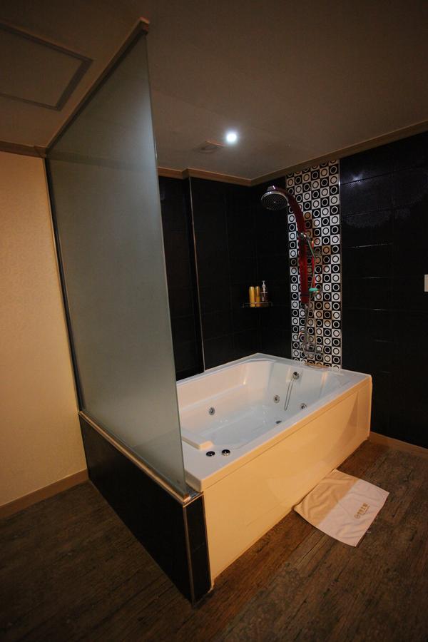 Chuncheon Myeongdong Hotel Buitenkant foto