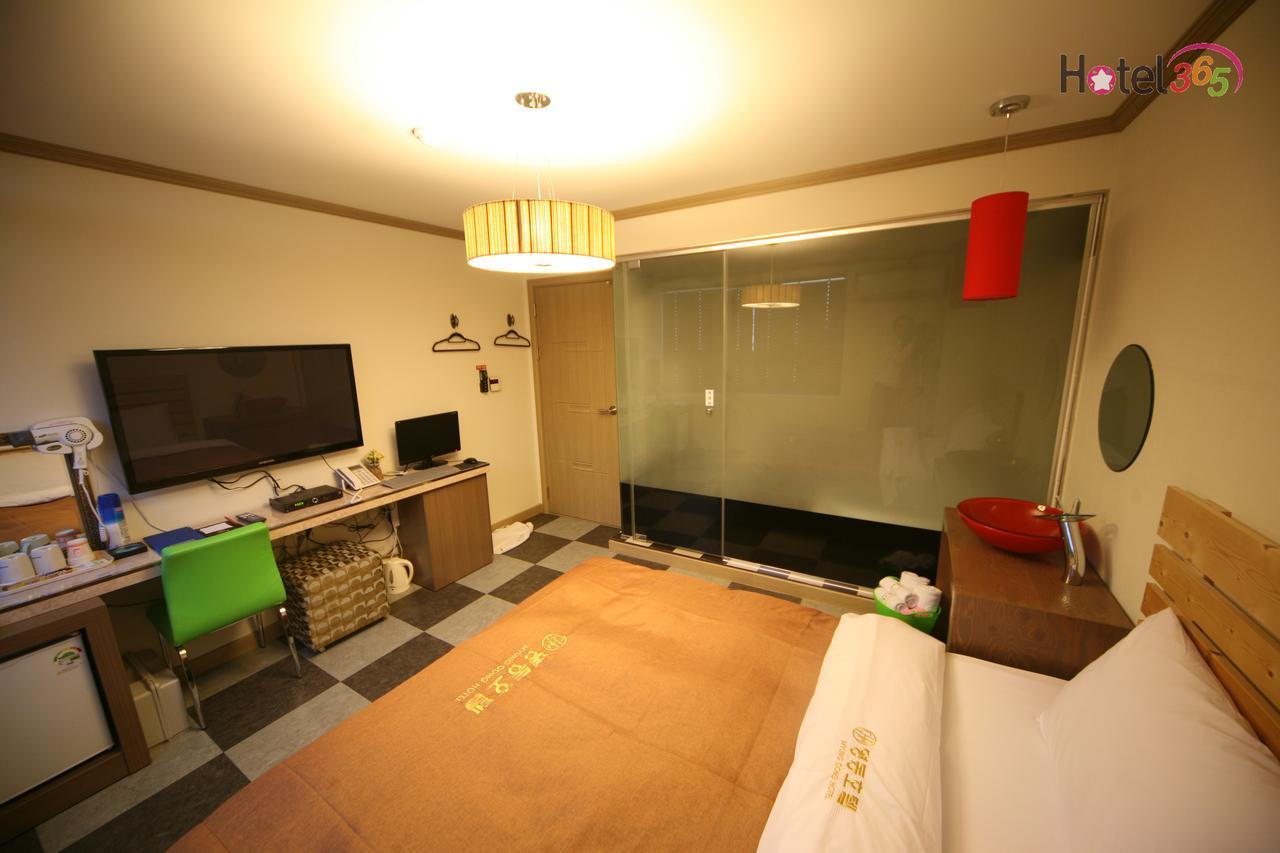 Chuncheon Myeongdong Hotel Buitenkant foto