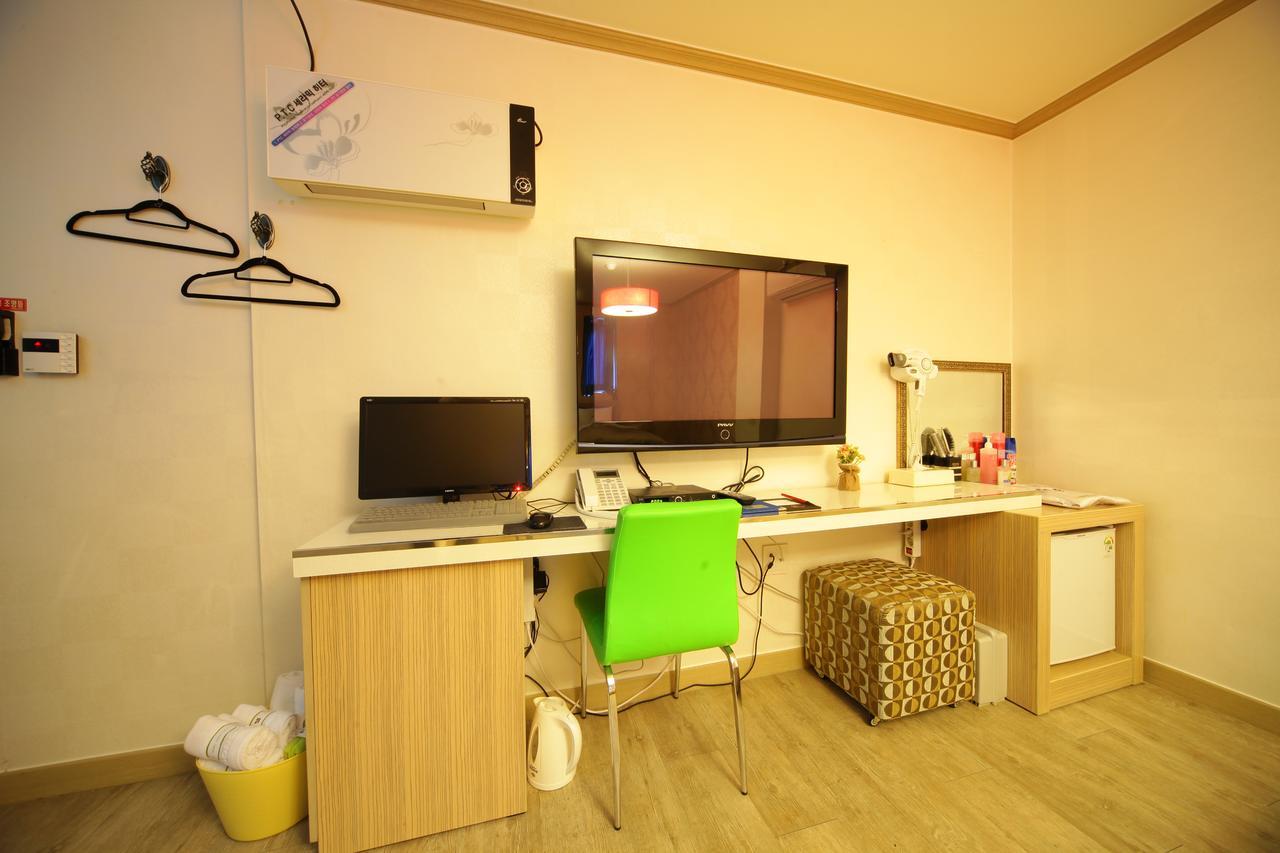Chuncheon Myeongdong Hotel Buitenkant foto