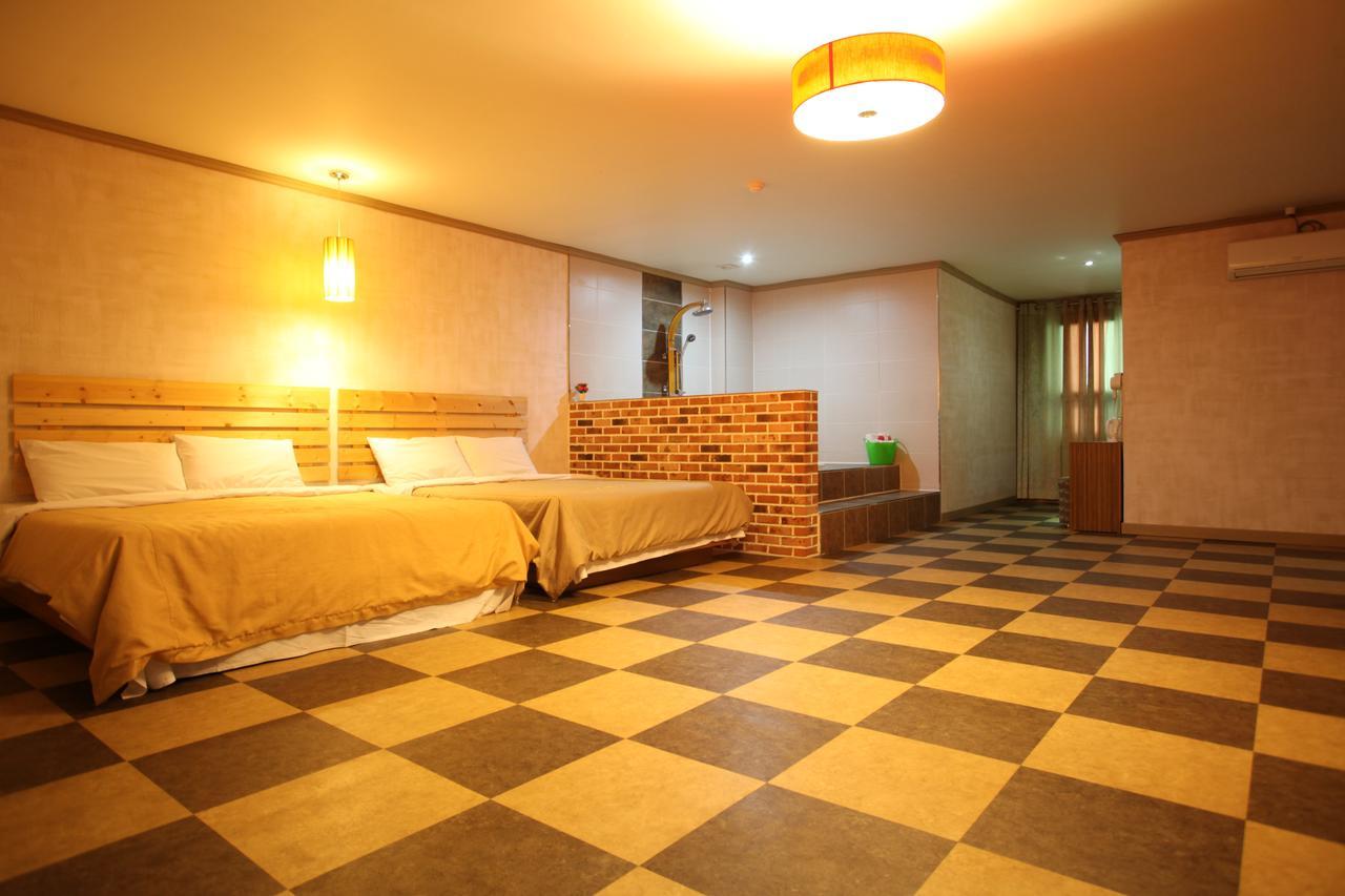 Chuncheon Myeongdong Hotel Buitenkant foto